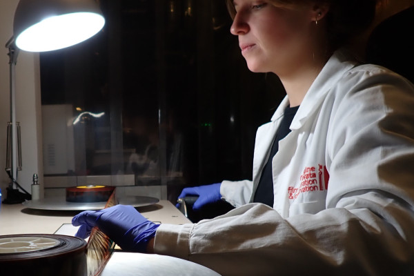 Régénérer les bobines : le traitement réhydratant des pellicules